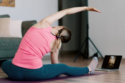 Conheça os melhores exercícios para melhorar a postura rápido